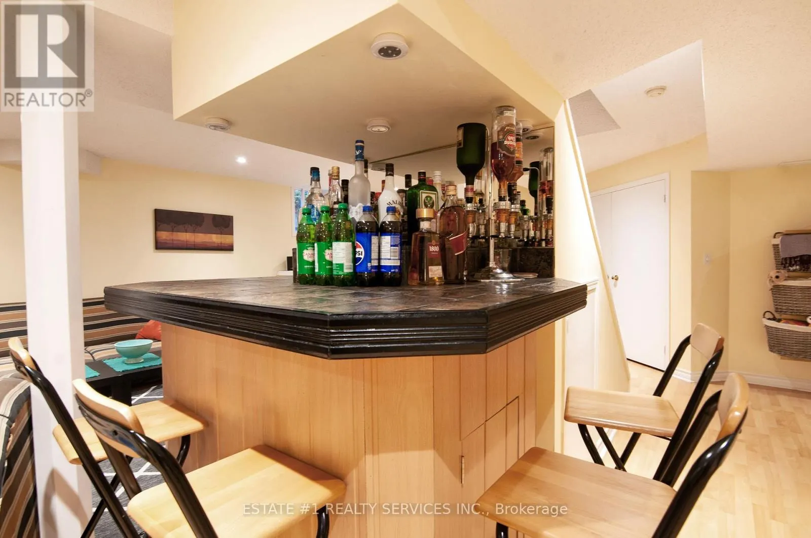 102 CRESTHAVEN ROAD