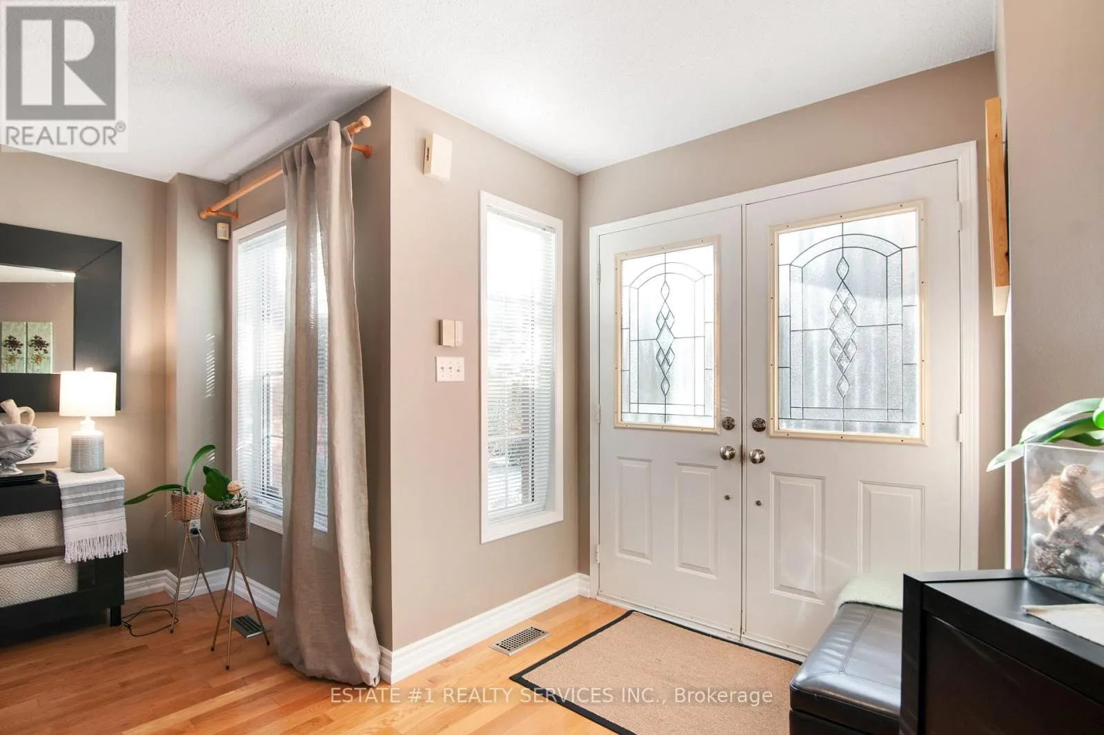 102 CRESTHAVEN ROAD