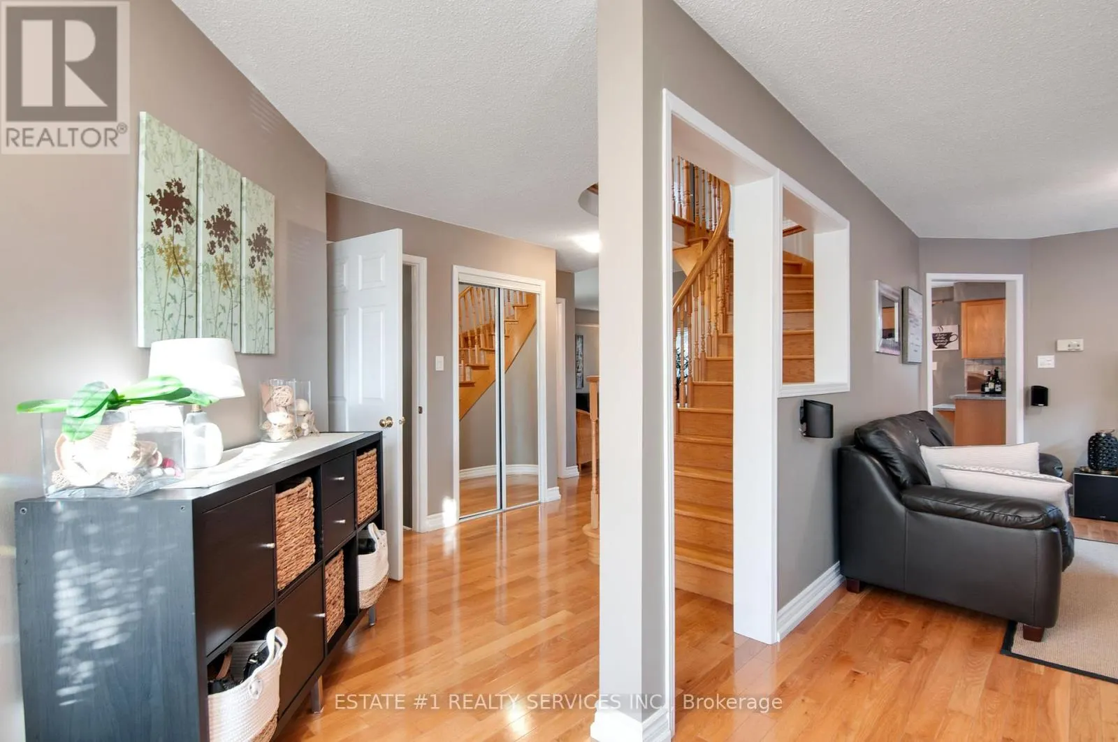 102 CRESTHAVEN ROAD