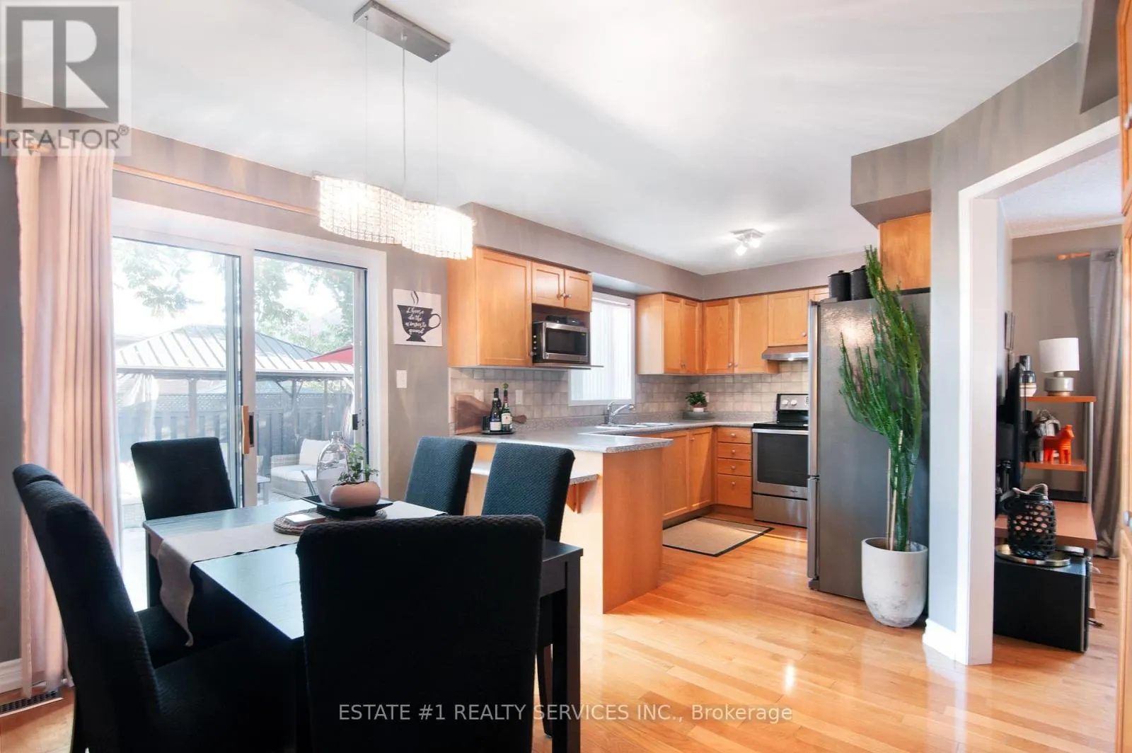 102 CRESTHAVEN ROAD