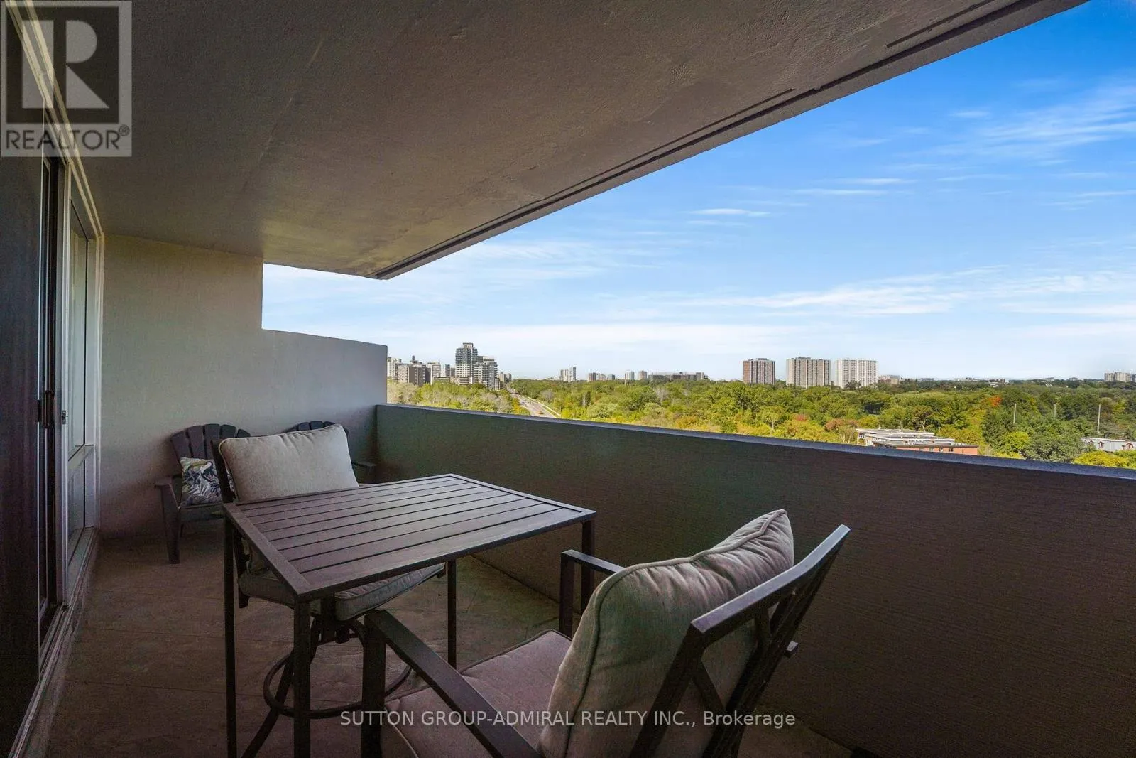1001 - 270 SCARLETT ROAD