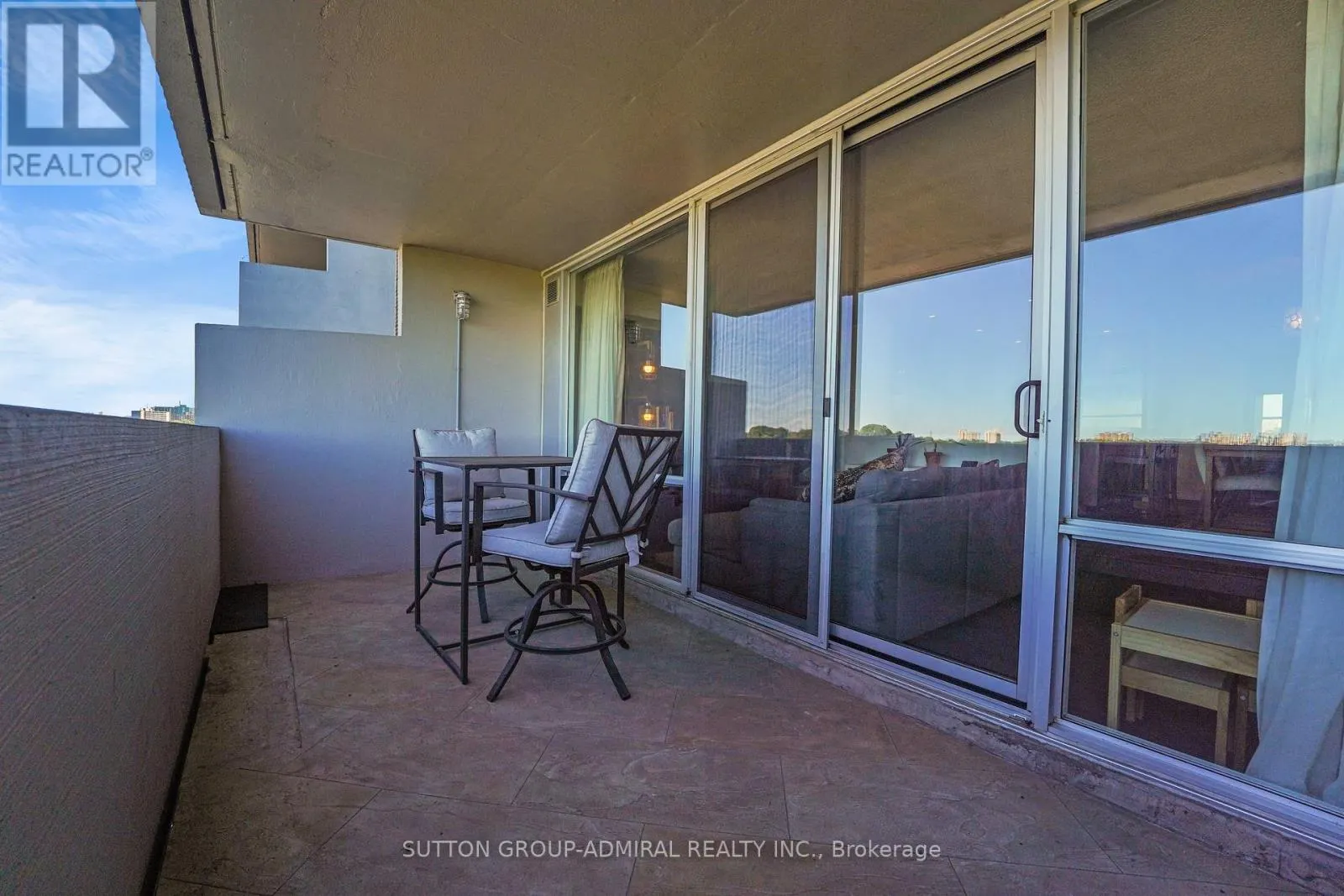 1001 - 270 SCARLETT ROAD