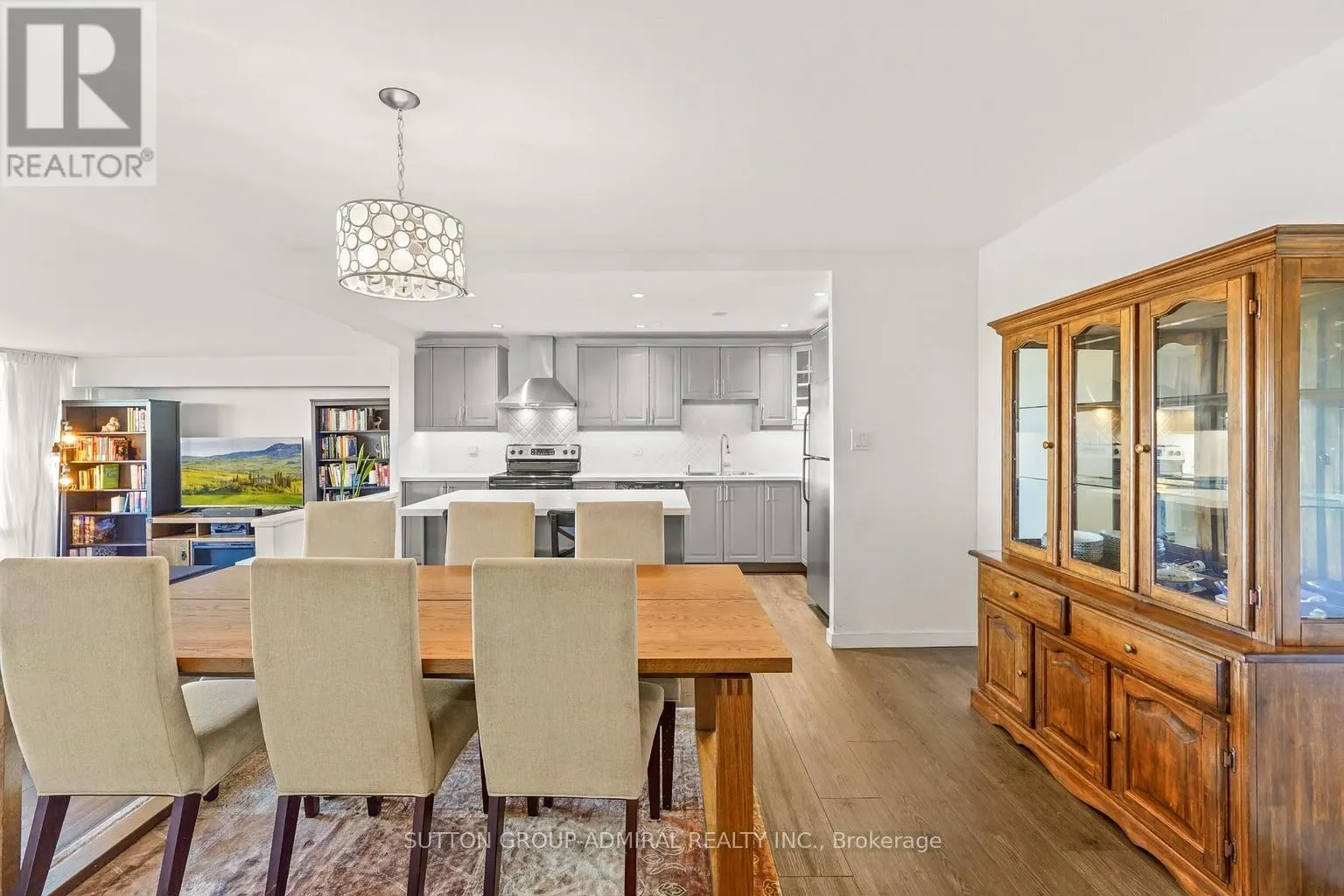 1001 - 270 SCARLETT ROAD