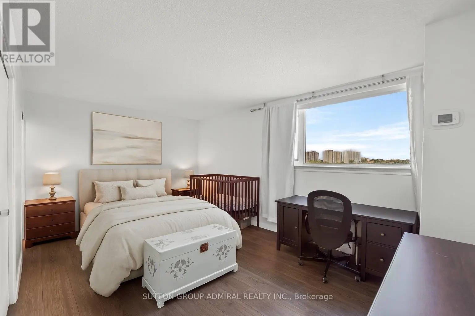 1001 - 270 SCARLETT ROAD