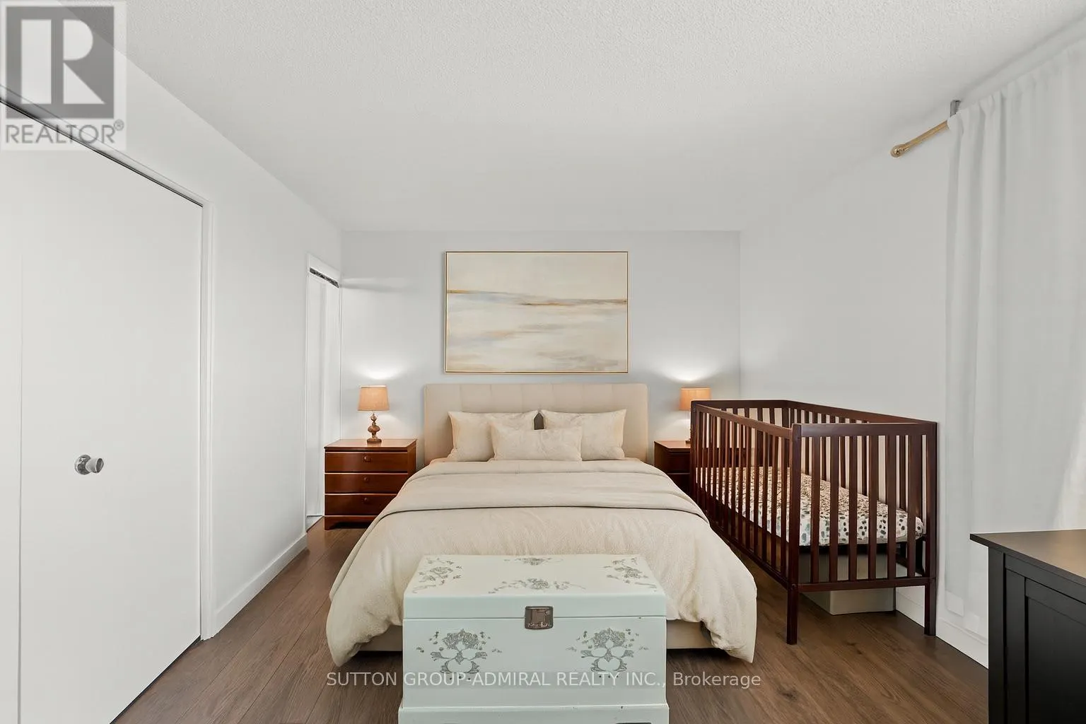 1001 - 270 SCARLETT ROAD