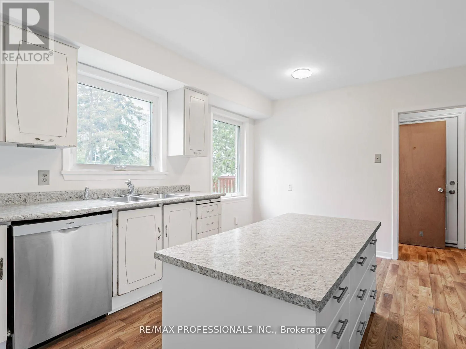 275 JEFFCOAT DRIVE