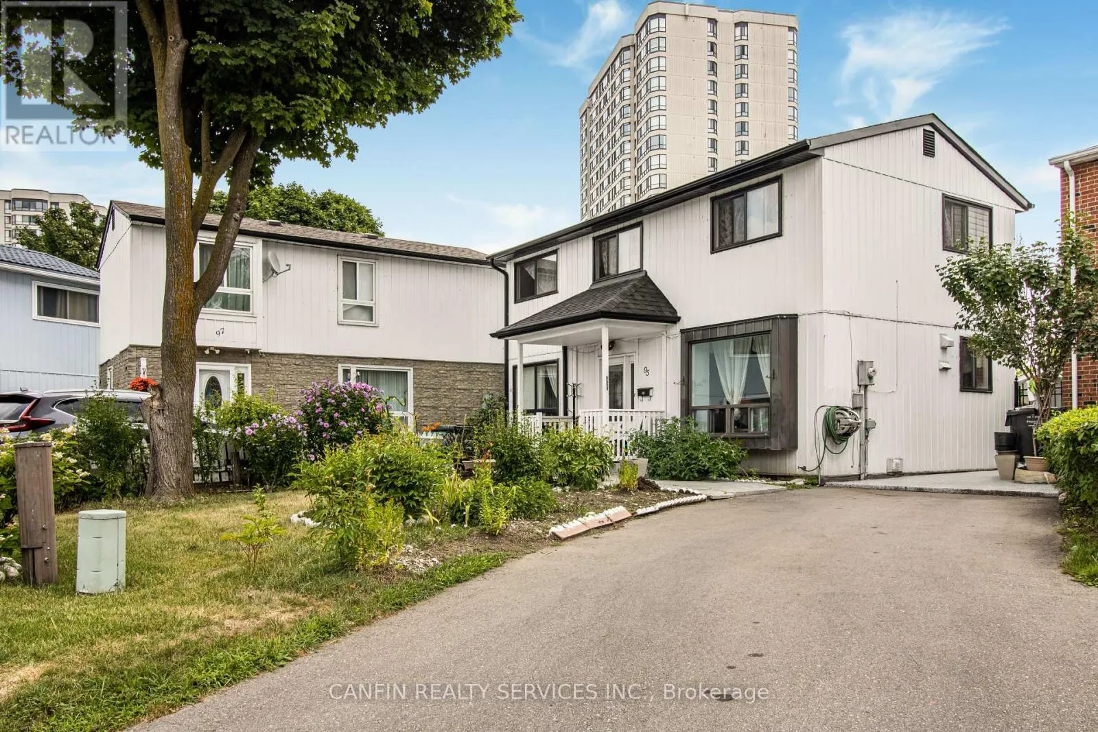 95 HUNTINGWOOD CRESCENT