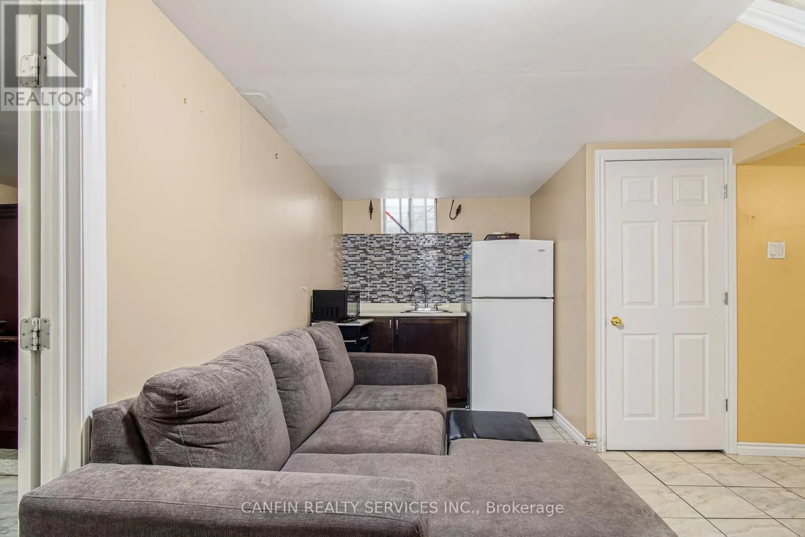 95 HUNTINGWOOD CRESCENT