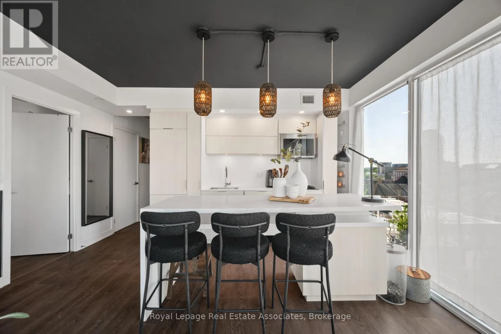 602 - 370 MARTHA STREET