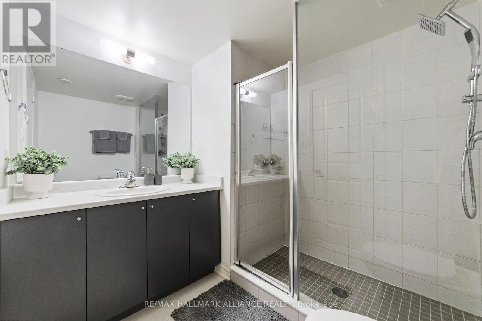12 - 1150 STROUD LANE