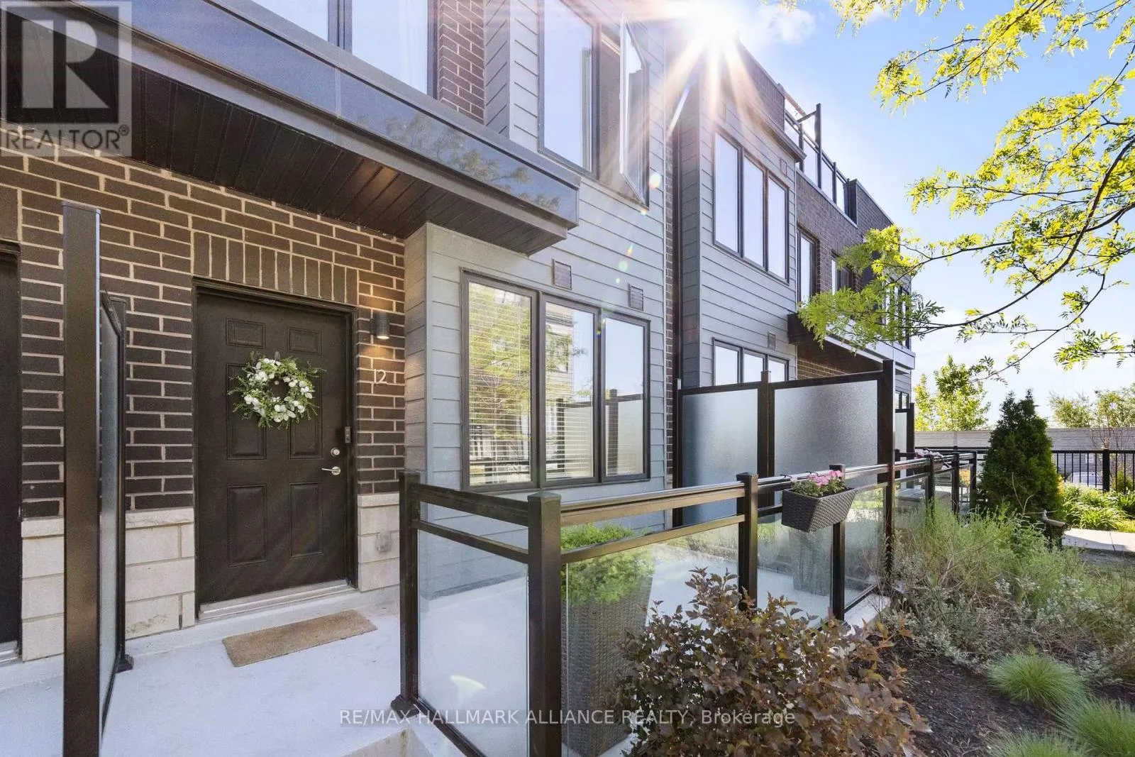12 - 1150 STROUD LANE
