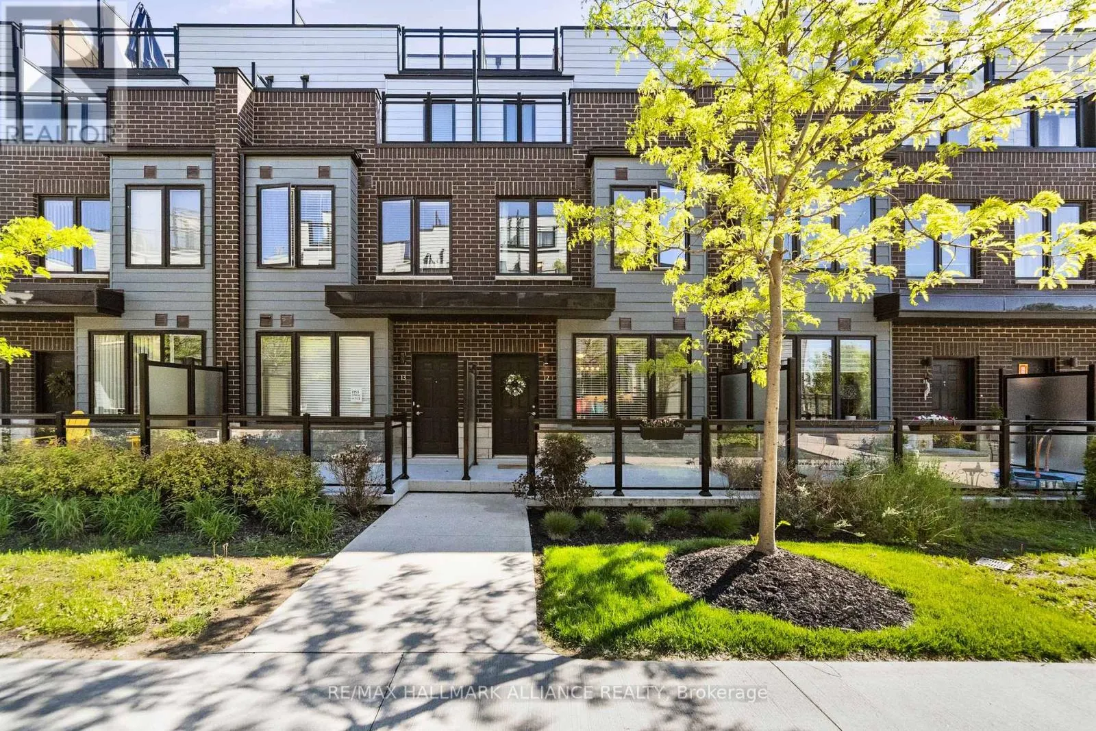 12 - 1150 STROUD LANE