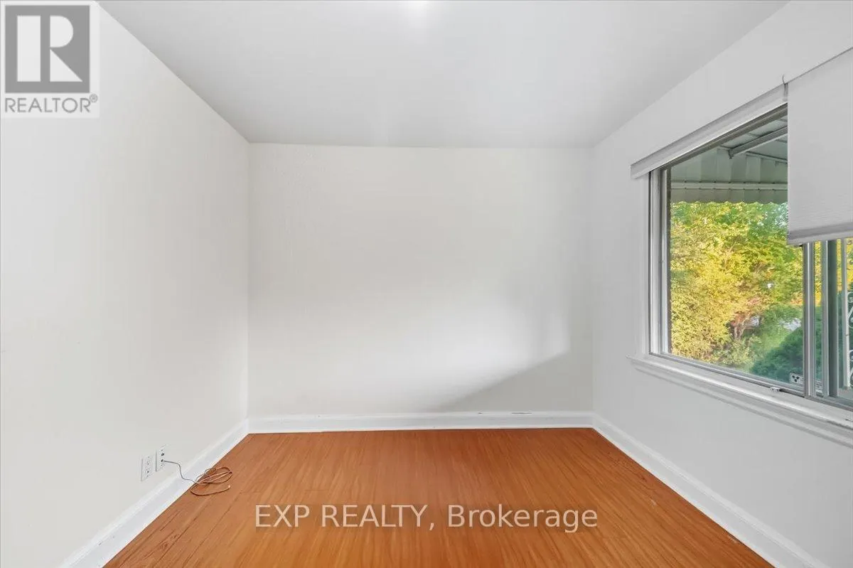 16 KING GEORGES DRIVE W