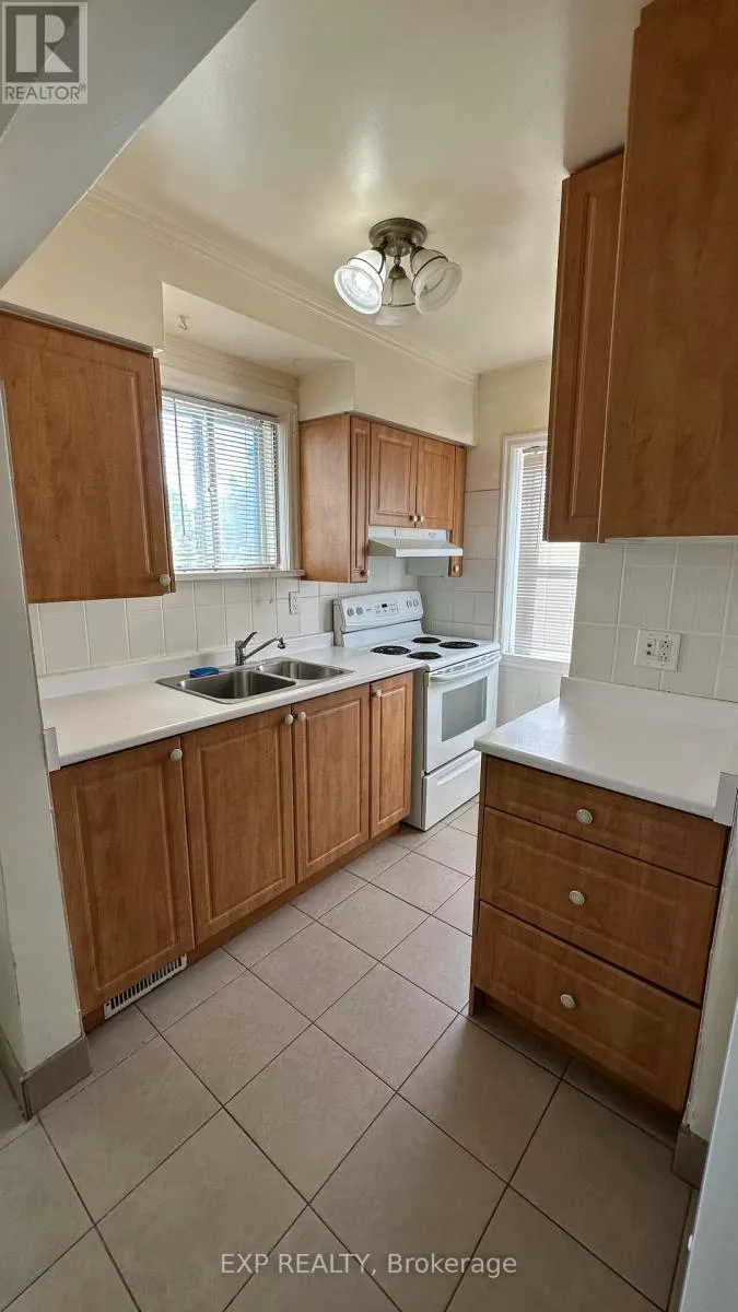 16 KING GEORGES DRIVE W