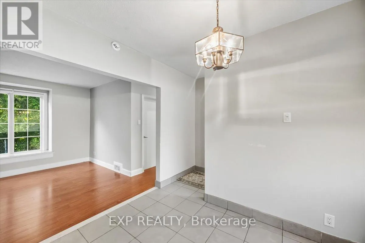 16 KING GEORGES DRIVE W