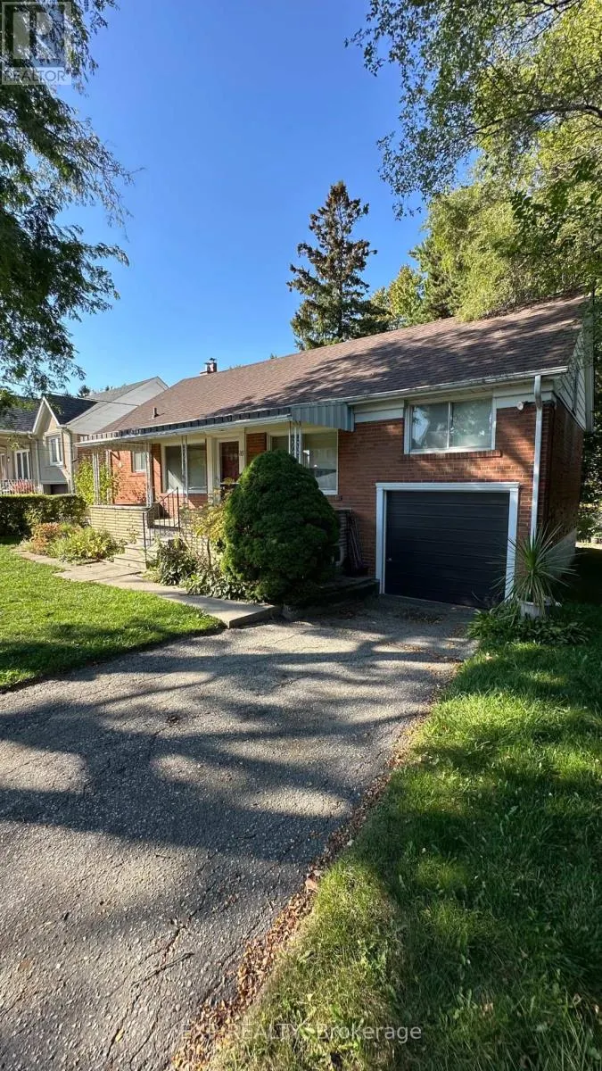 16 KING GEORGES DRIVE W