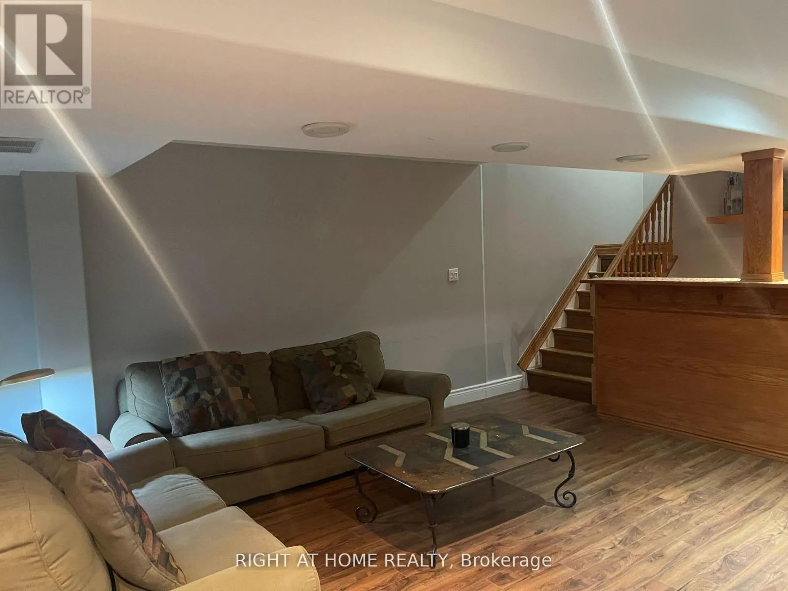 18 ARCHBURY CIRCLE