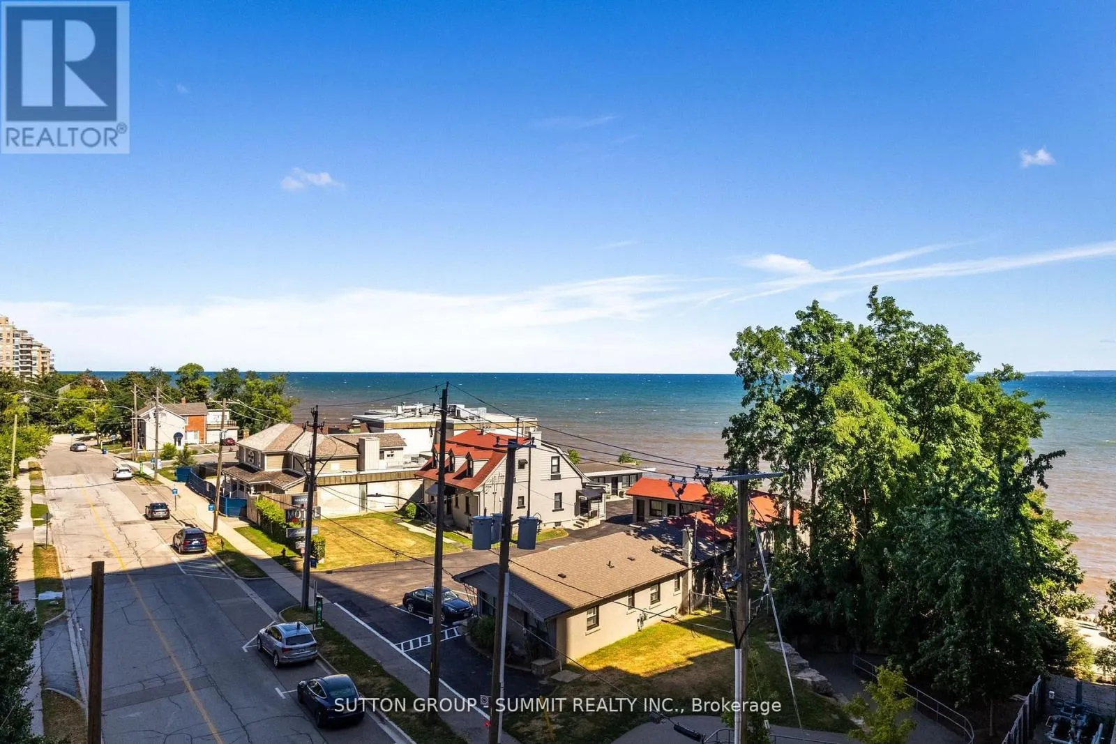 404 - 2060 LAKESHORE ROAD