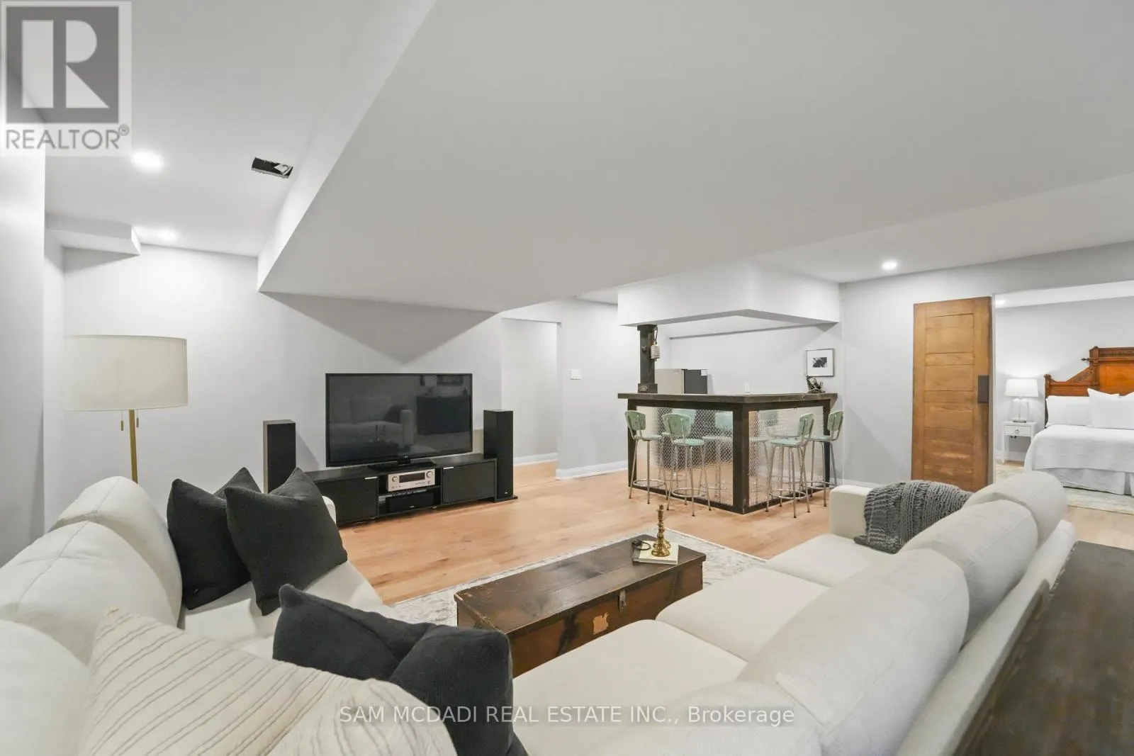 2592 BARRISDALE COURT
