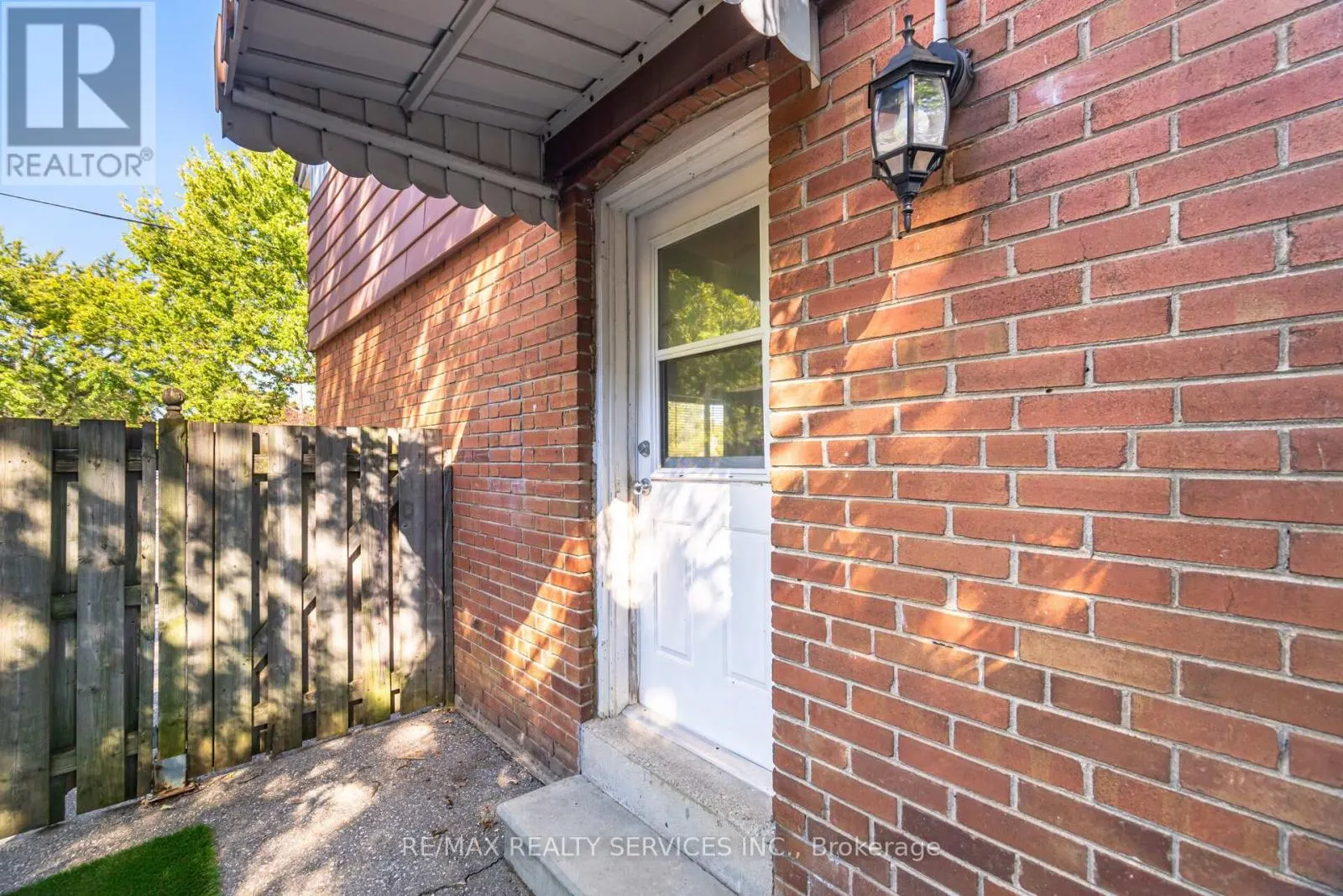 85 ELDOMAR AVENUE