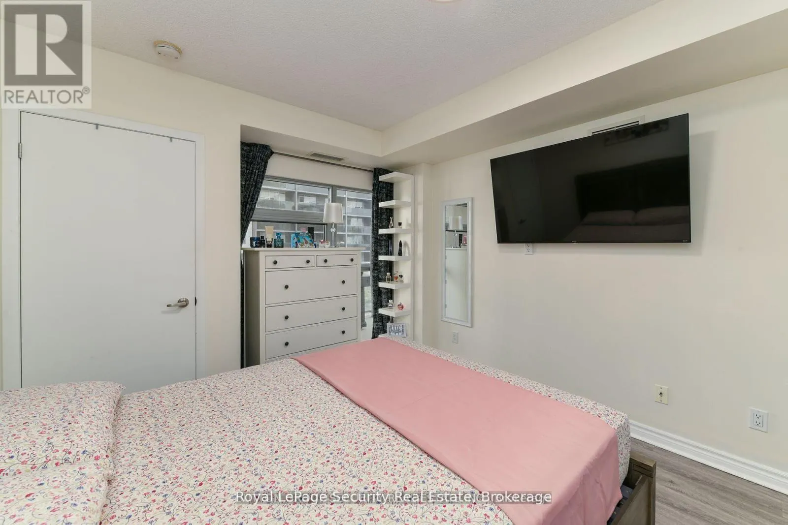 307 - 2464 WESTON ROAD
