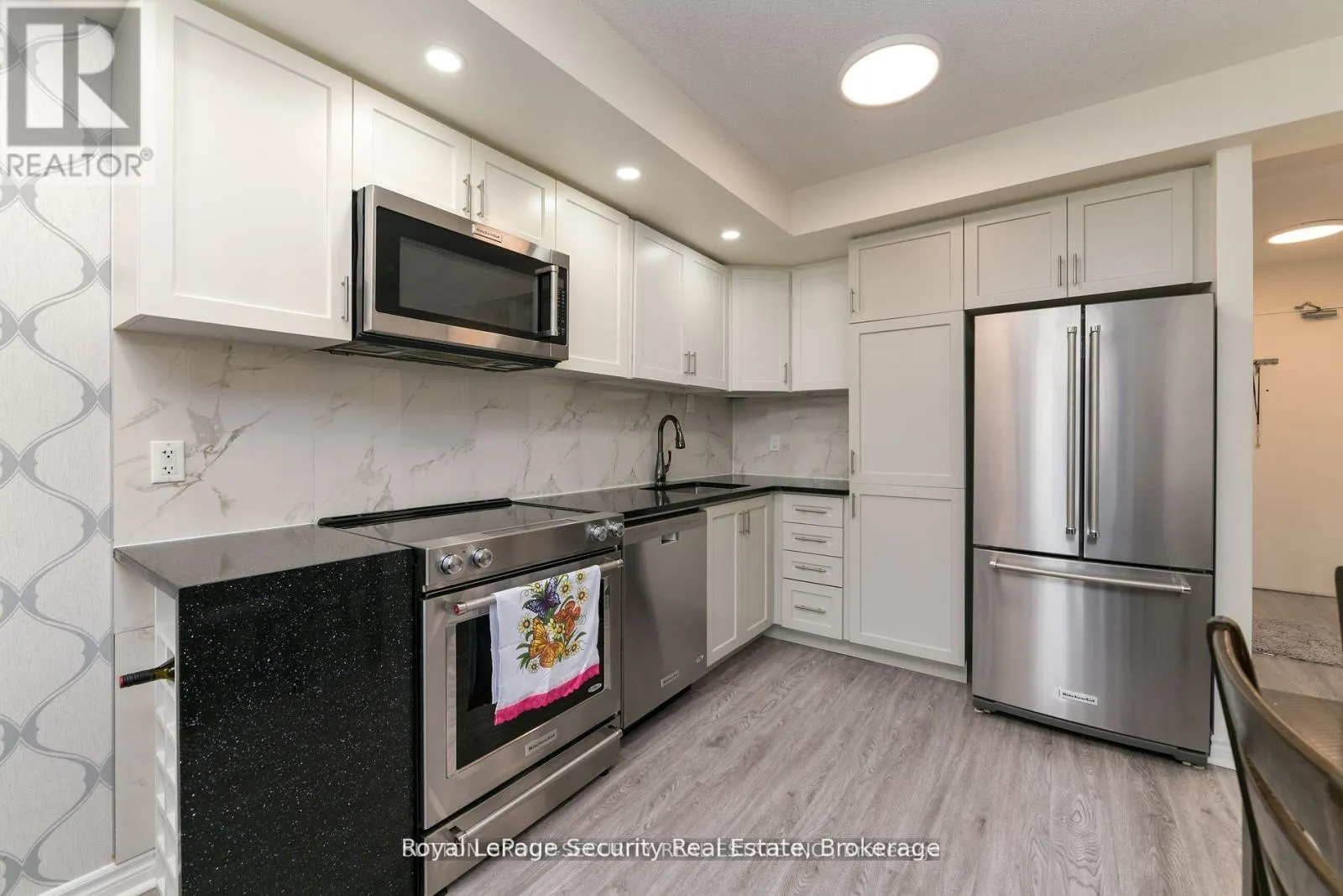 307 - 2464 WESTON ROAD