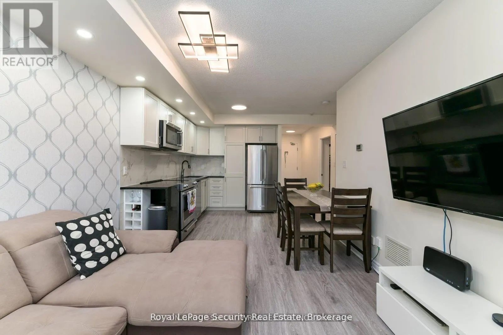 307 - 2464 WESTON ROAD