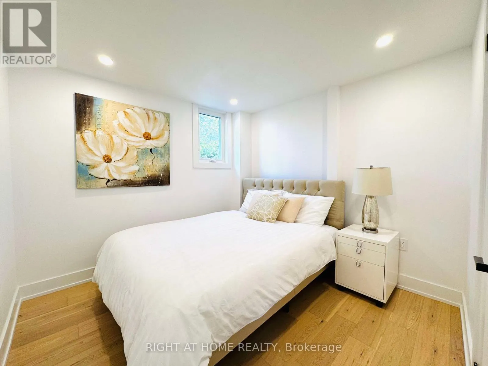 28 PENDEEN AVENUE