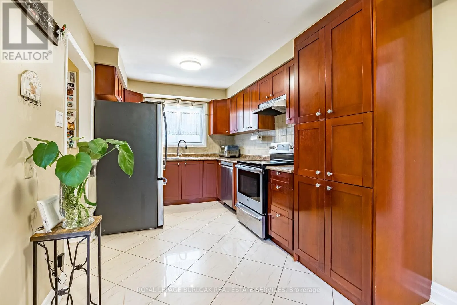 214 VANCE DRIVE