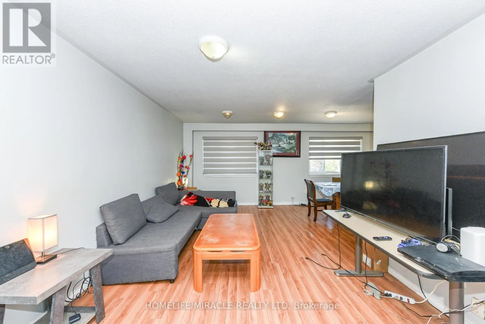 3442 LADDIE CRESCENT