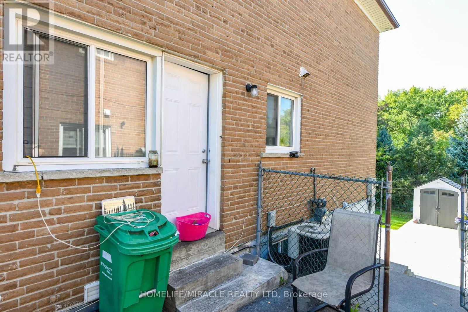 3442 LADDIE CRESCENT