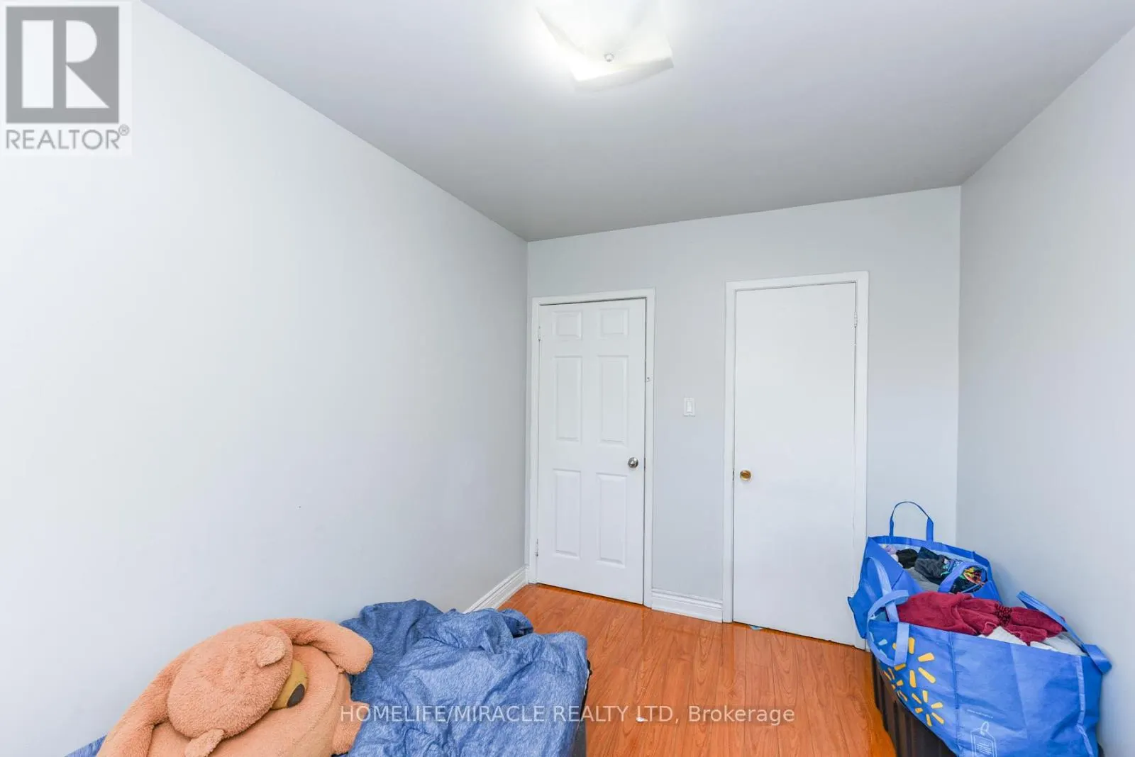 3442 LADDIE CRESCENT
