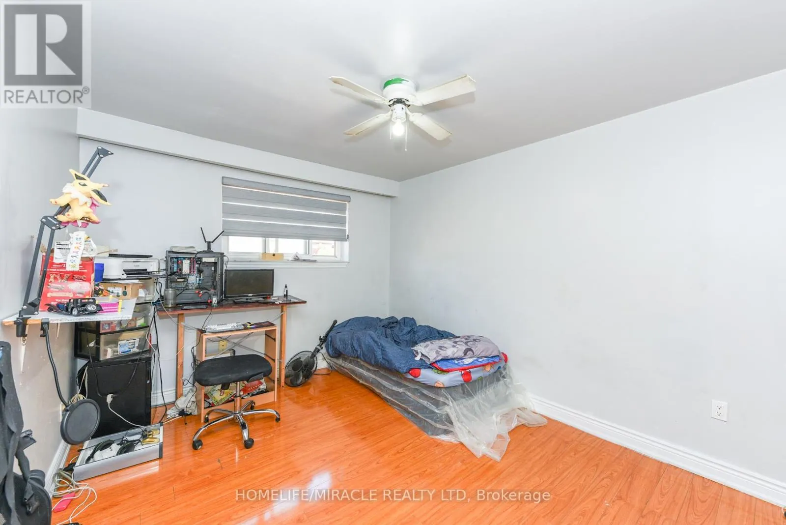 3442 LADDIE CRESCENT