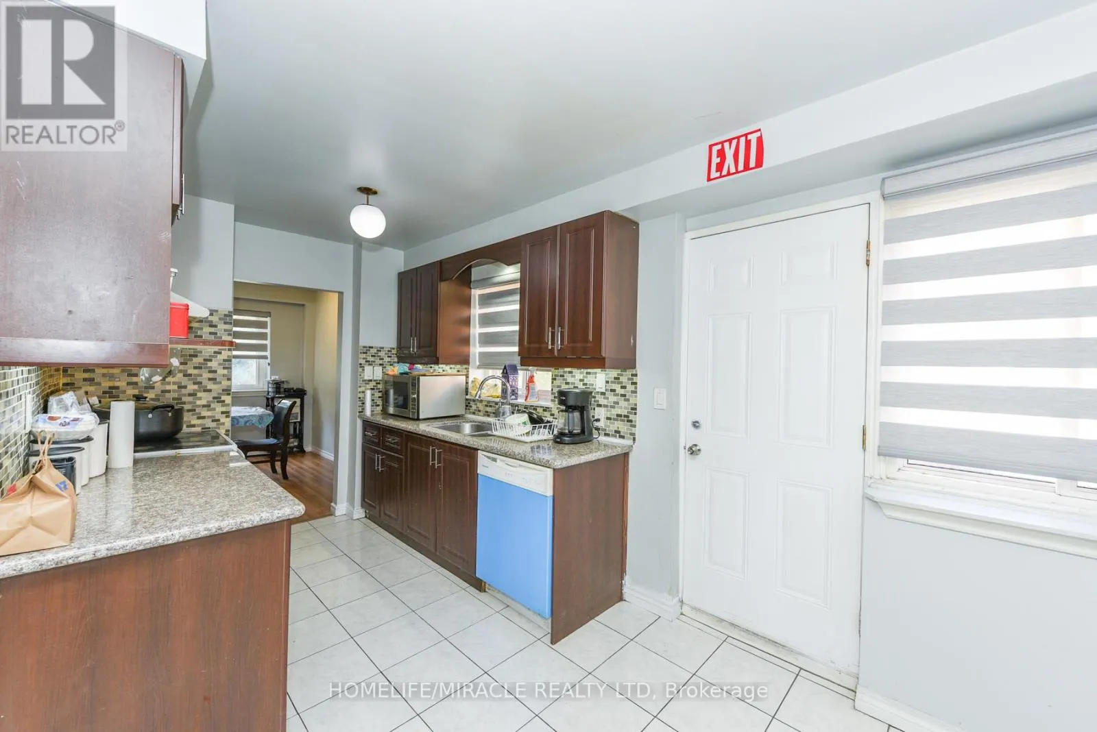 3442 LADDIE CRESCENT
