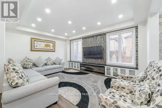 77 ENFORD CRESCENT