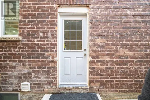 77 ENFORD CRESCENT