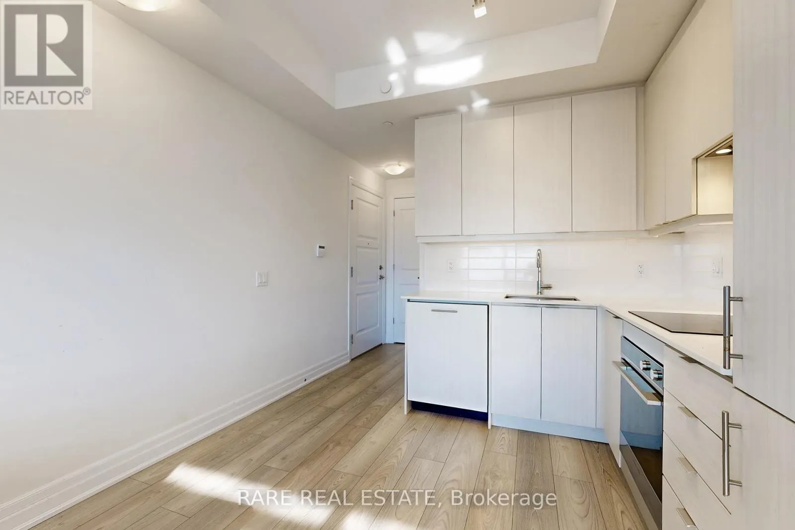 3405 - 36 ELM DRIVE