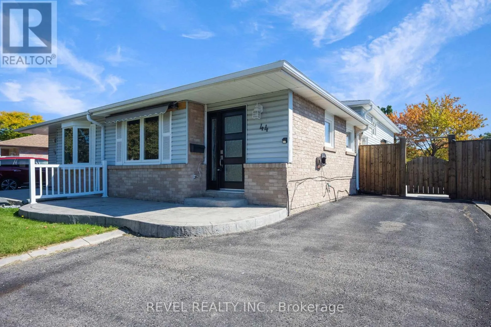 44 MARBLEHEAD CRESCENT