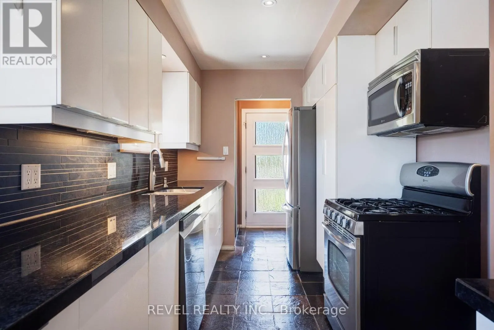 44 MARBLEHEAD CRESCENT