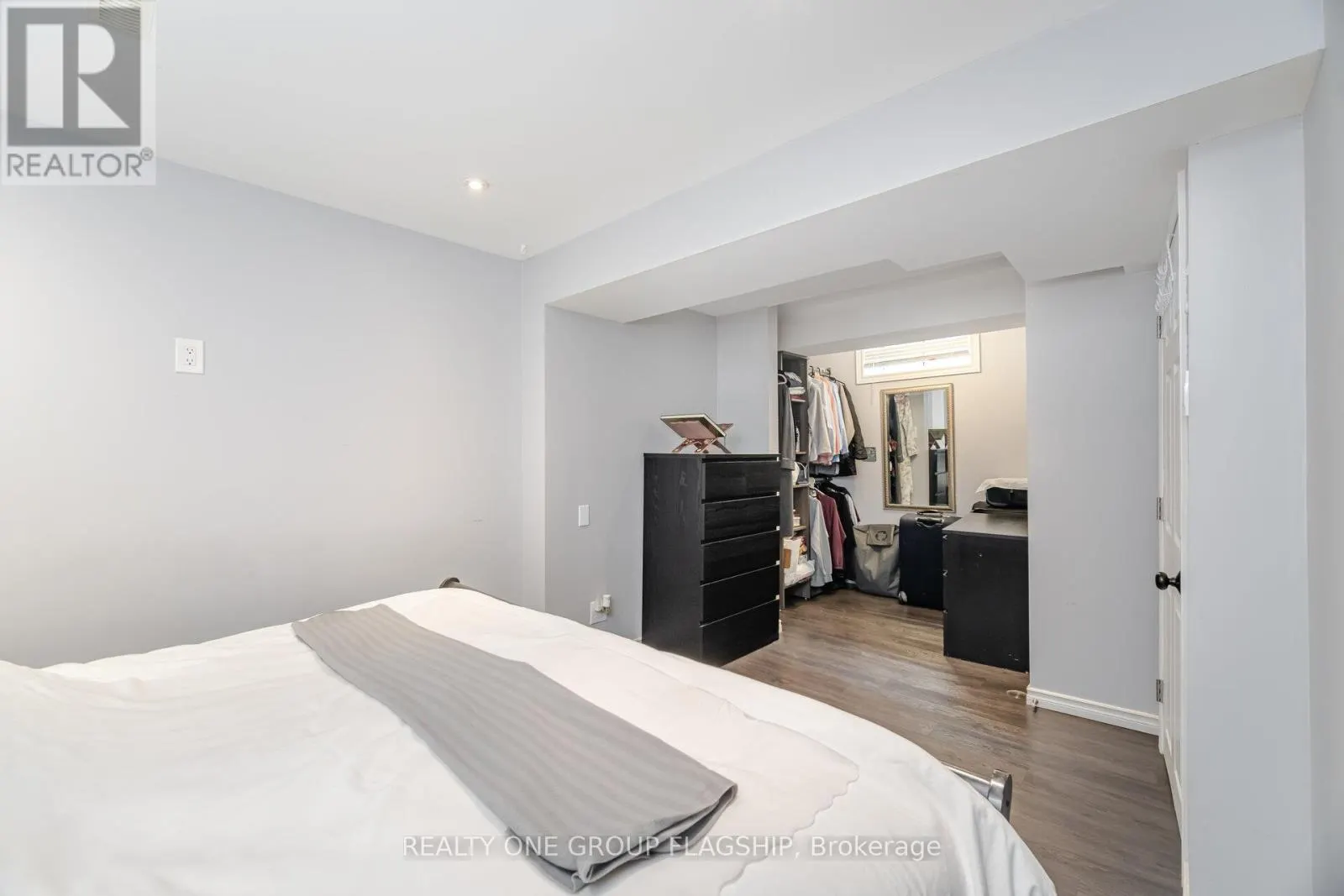 7267 WINDBREAK COURT