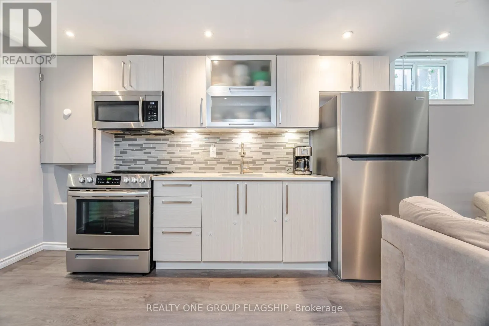 7267 WINDBREAK COURT
