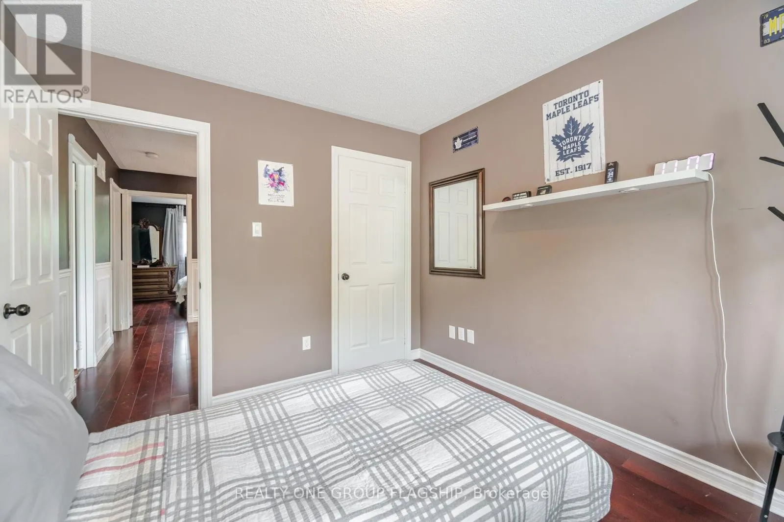 7267 WINDBREAK COURT