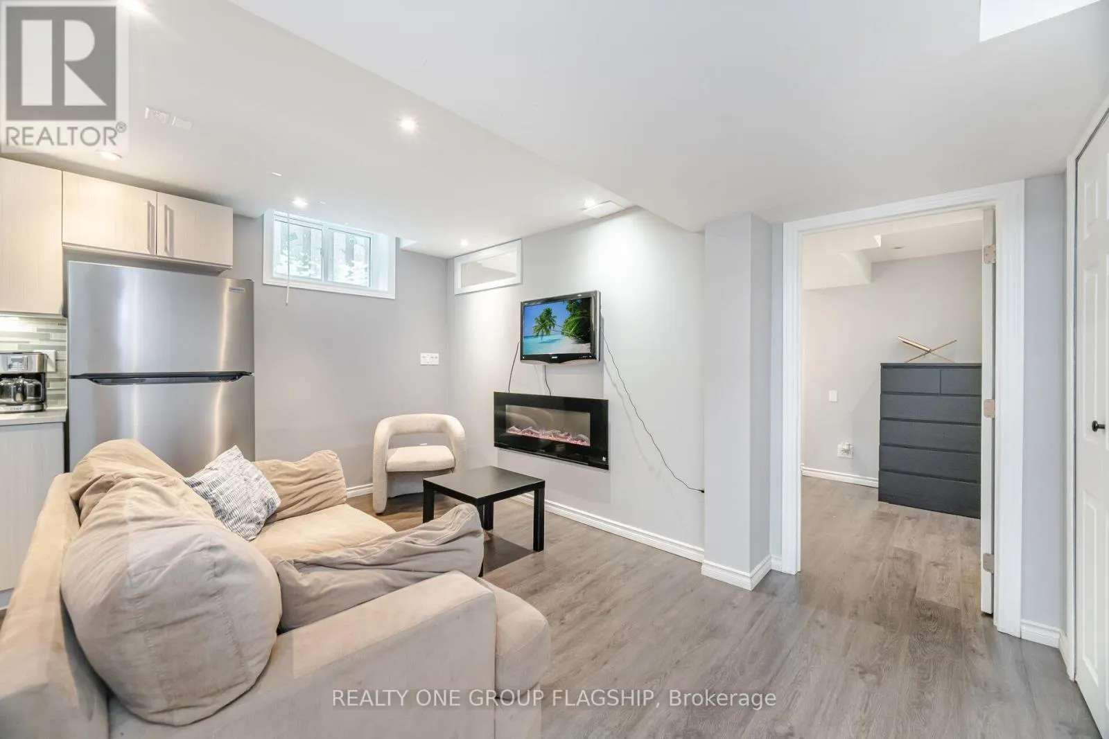 7267 WINDBREAK COURT