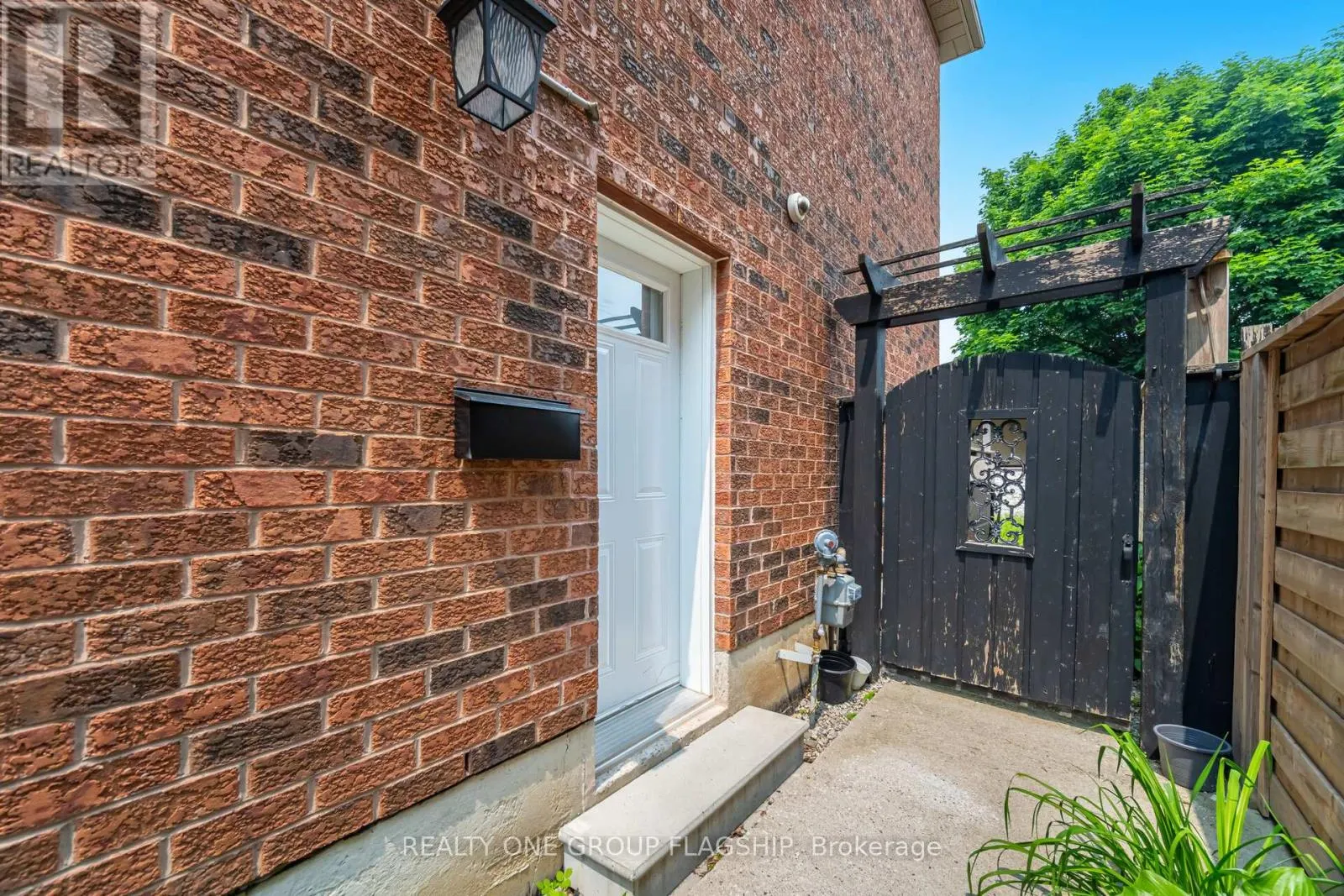 7267 WINDBREAK COURT