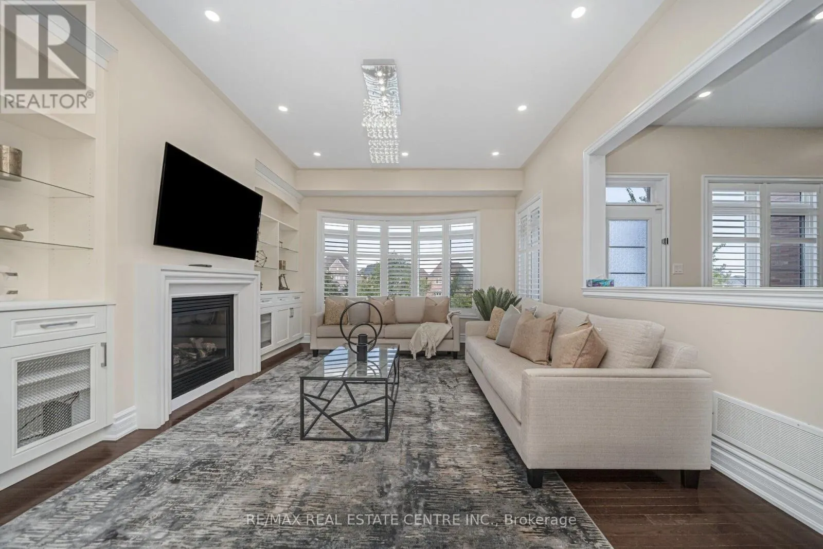15 INTERLACKEN DRIVE
