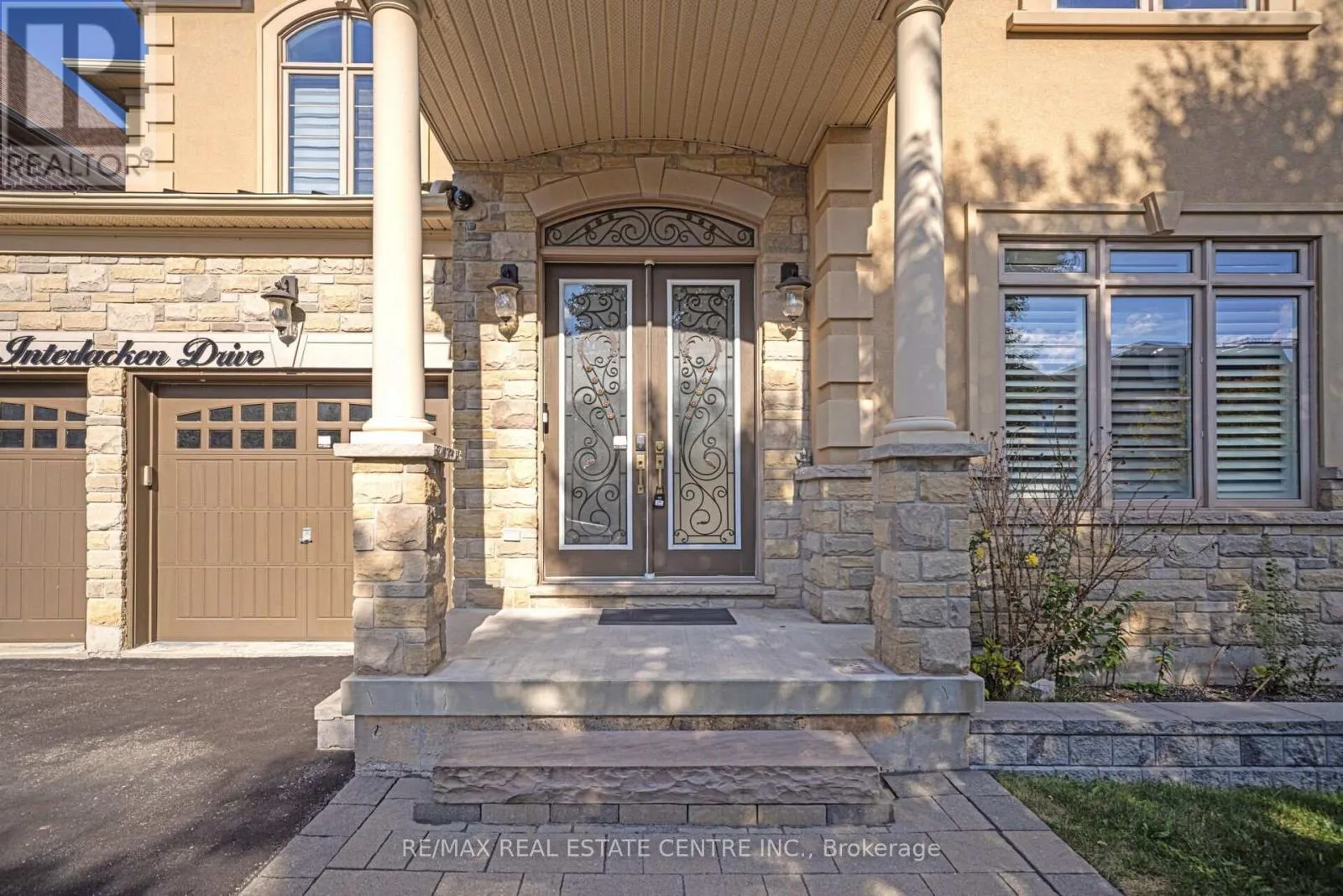15 INTERLACKEN DRIVE