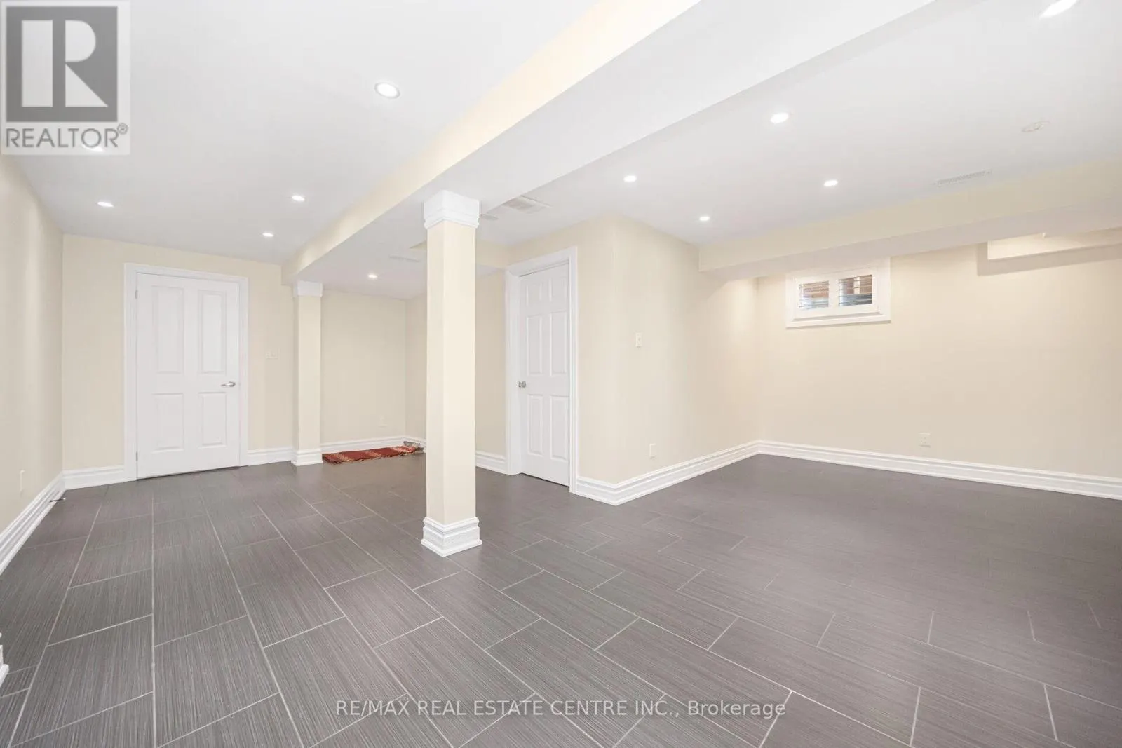 15 INTERLACKEN DRIVE