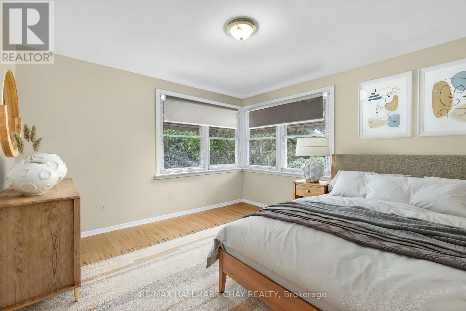 33 MILL STREET S