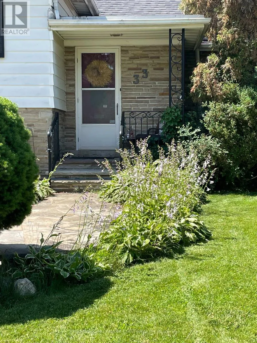 33 MILL STREET S
