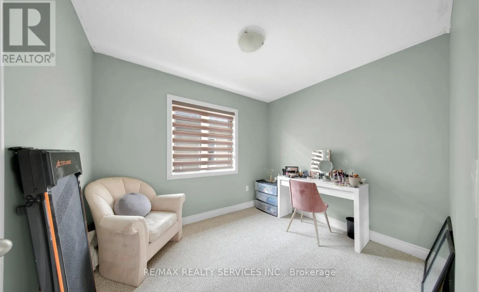 12 GOODSWAY TRAIL